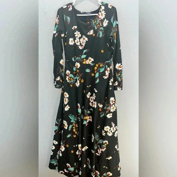 Tokyo Talkies Maxi, long sleeve, side zip, pockets, floral print on black - Picture 8 of 9